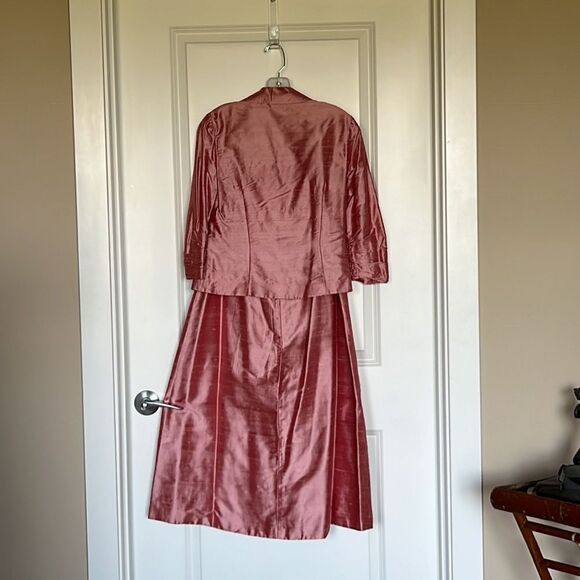Vintage Formal Dress in 100% Dupioni Silk circa 1995 - Picture 2 of 5